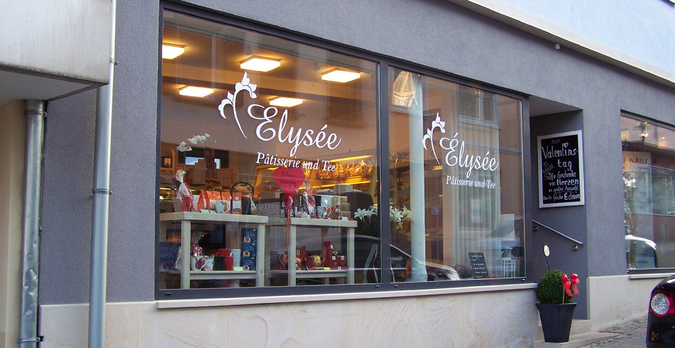 Fensterbeschriftung Élysée Pâtisserie und Tee