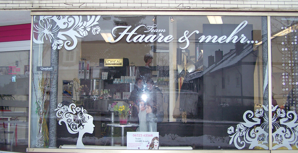 Fensterbeschriftung Friseur Haargenau